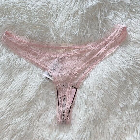 WHITE FOX Boutique Thong Think of you Panty Powder Pink Lace NEW Size Large - Picture 6 of 12